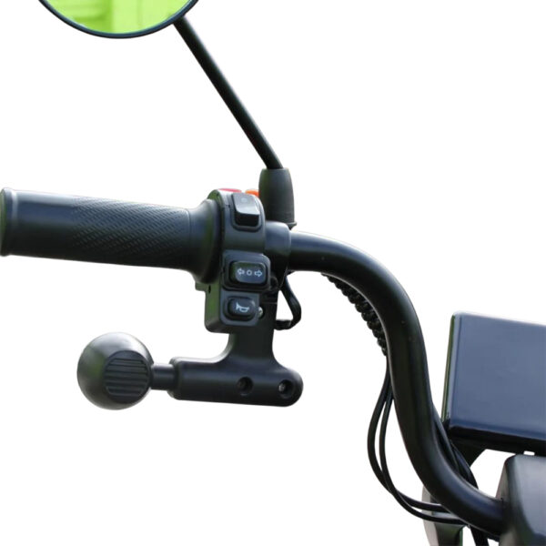 Електрическа триколка max motors x1 1500w, 48v, led, крачна спирачка, аларма, 2+1 места