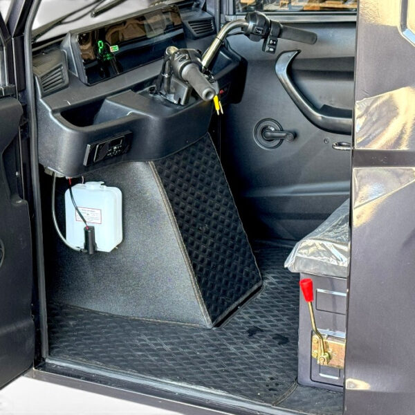 Професионална товарна електрическа триколка с кабина, товароносимост 600 кг, bullmax cargo cab 4000w, черна