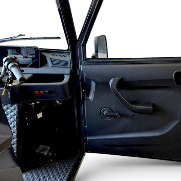 Професионална товарна електрическа триколка с кабина, товароносимост 600 кг, bullmax cargo cab 4000w, черна