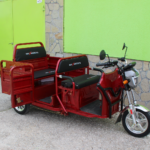 Триместна товарна електрическа триколка max motors go pro 2000w, (трансформираща се), тъмночервена