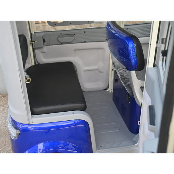 Триместна електрическа кола триколка с кабина и сваляеми врати bullmax atlas 3000w с безплатен зимен пакет, 72v/32ah, червена (Копие)